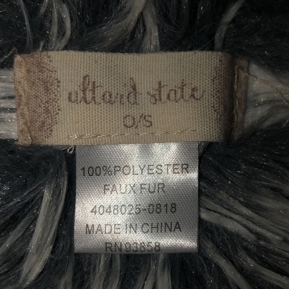 Altar’d State Infinity Scarf - Picture 2 of 3